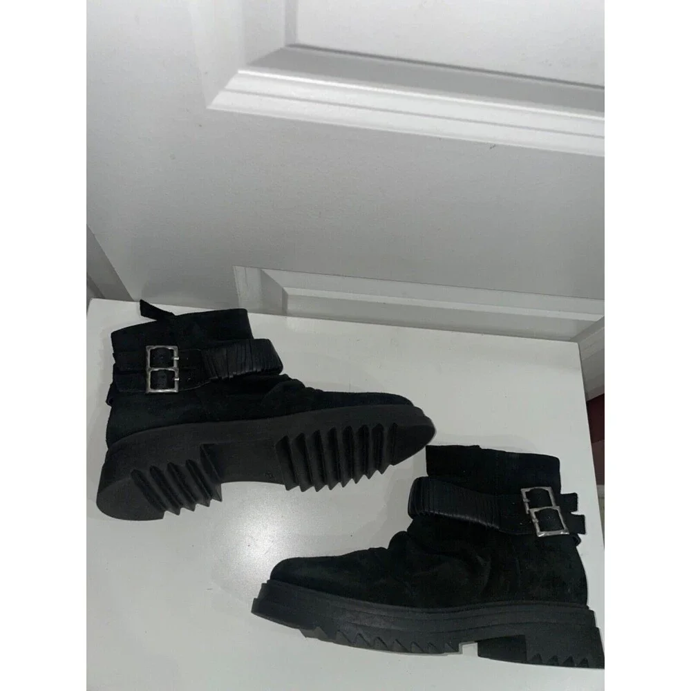 Miz Mooz Fanley Womens Black Suede Ankle Boots size 38/US 7.5 NWOT